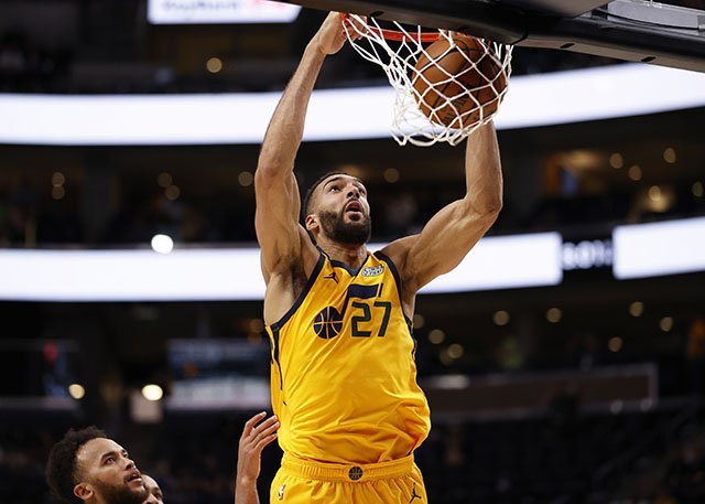 开云体育APP下载-天津队逆转湖人，米切尔状态火热