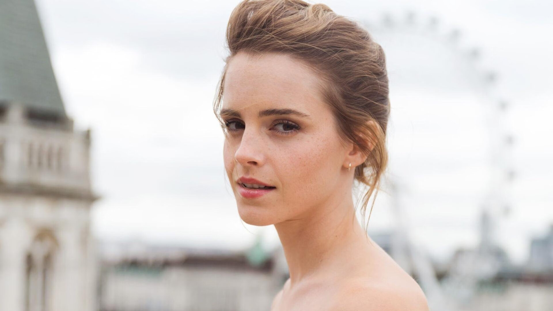 当费城之王遇见岭南猛虎,一场平行宇宙的慈善赛如何改写篮球叙事