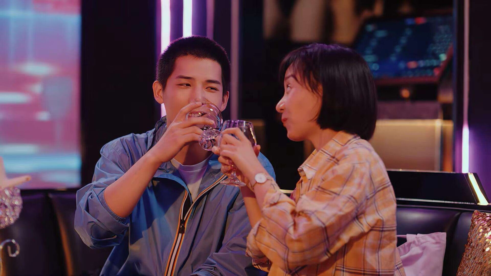 新旧王权的交替日，当灰熊的铁蹄踏过金州，东契奇在世界的棋盘上落下重子