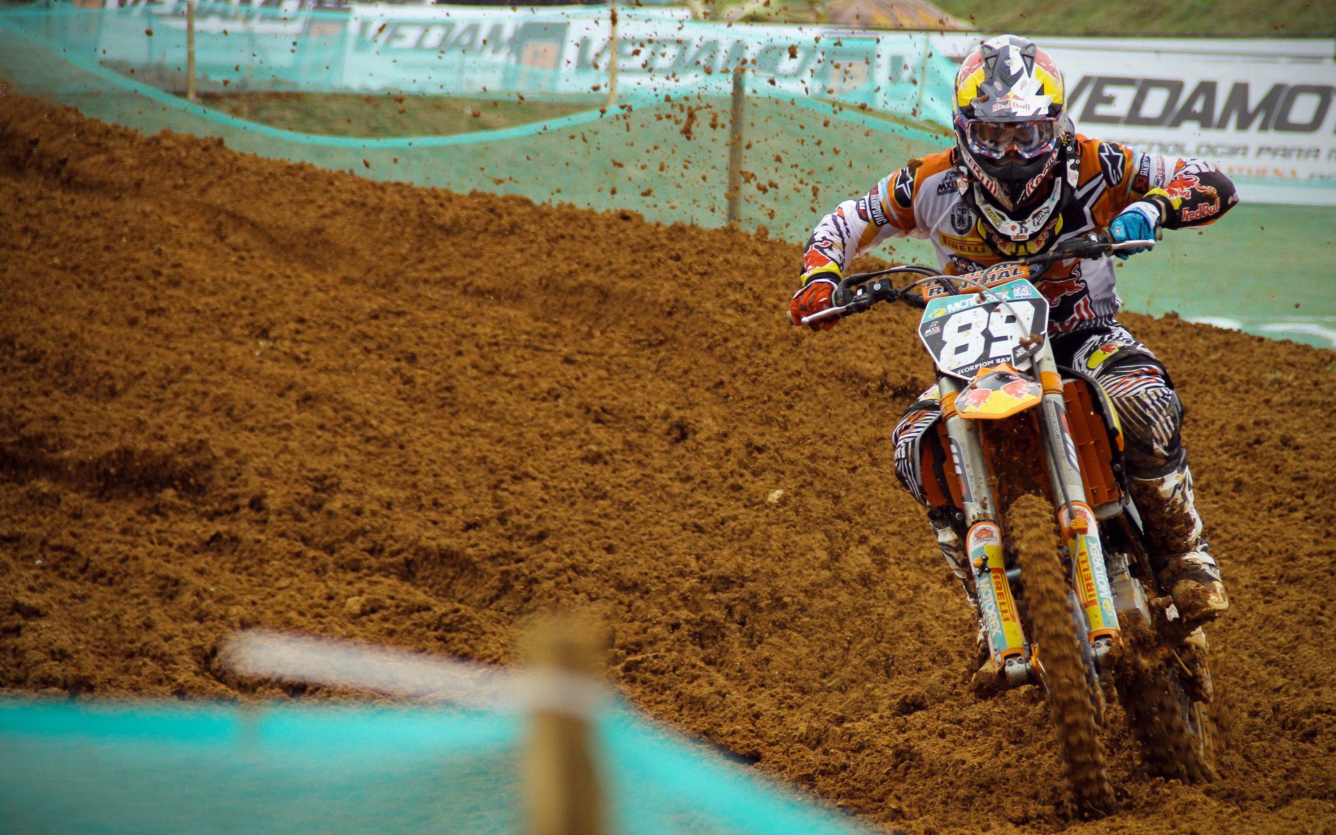 骑士vs掘金巅峰对决，小贾伦窒息防守锁死约基奇，一记火锅定江山