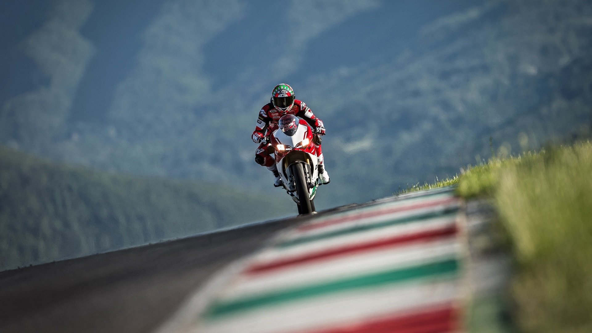开云体育app-这并非现实世界的足球逻辑，而是一场由规则、意外和天才共同铸就的平行宇宙经典